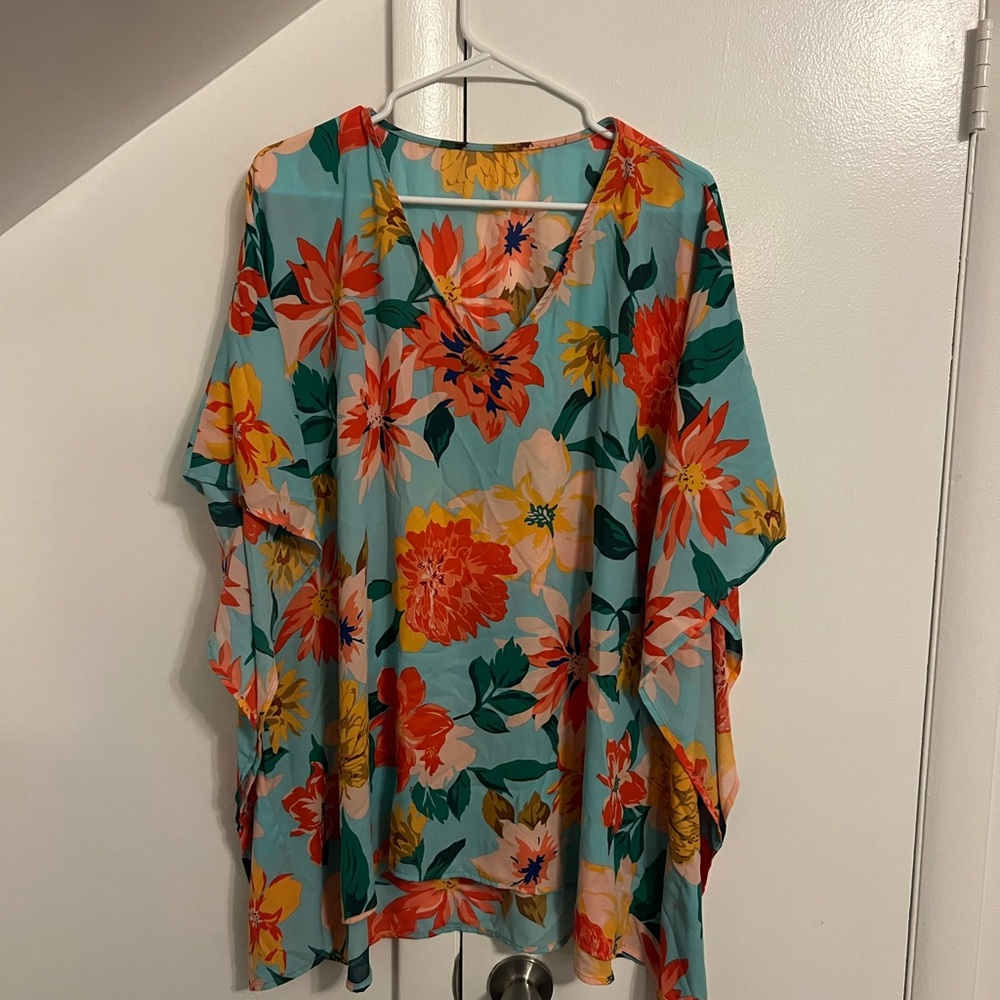 Women’s Floral V-Neck Tunic Top